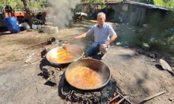 Tarlada kalan karpuzlar pekmeze dönüştü