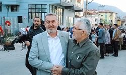 Özpek; “Pamukkale hizmet yerine istifa haberleri alıyor”