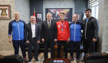 Dünya ikincisi Denizlili güreşçi yeni hedeflerini anlattı