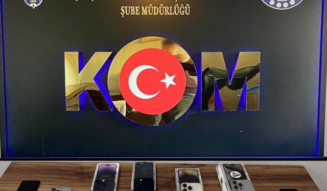 DENİZLİ'DE GÜMRÜK KAÇAĞI TELEFONLAR ELE GEÇİRİLDİ