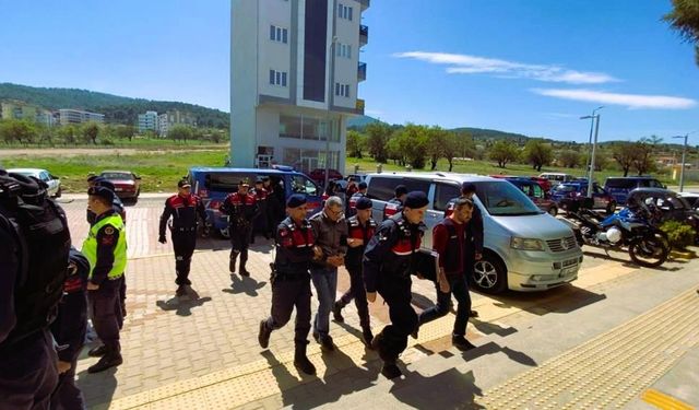 Miras kavgasında kardeşi ve yengesini öldüren ağabey susma hakkını kullandı