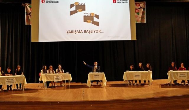 Denizli’de öğrenciler vergi hakkındaki bilgileriyle yarıştı